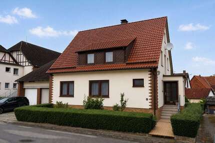Haus Breuna - 7 Zimmer, 171 m&sup2;, 149.000&euro; | Angebot:27354173