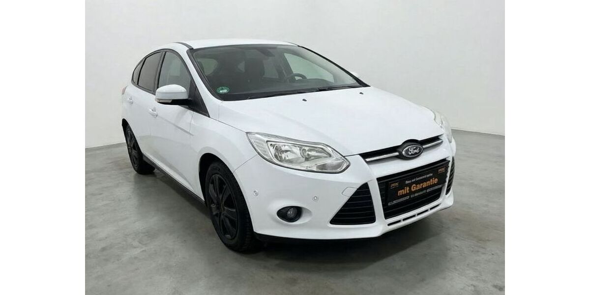 Ford Focus 124.921 km 5.999 &euro; Bad Lauchstädt 06246
