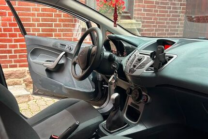 Ford Fiesta 207.000 km 2.500 &euro; Wesertal 34399