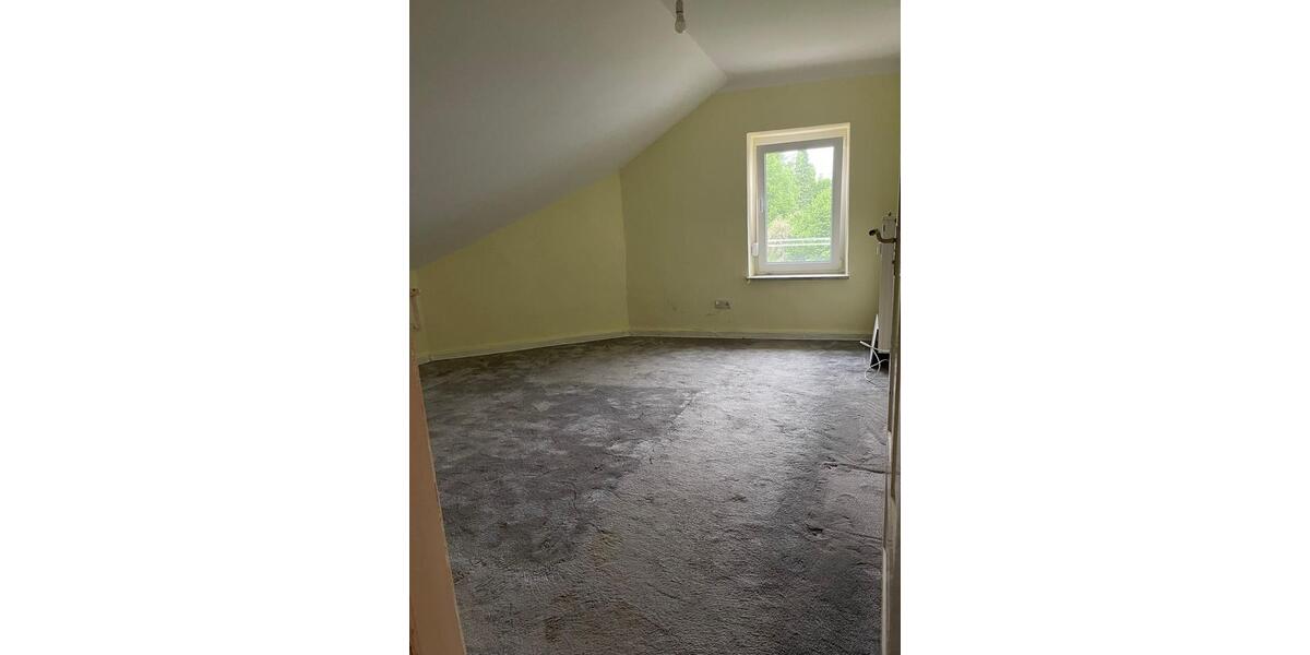 Dachgeschoßwohnung Merzig - 3.5 Zimmer, 65 m&sup2;, 800&euro; | Angebot:26549987