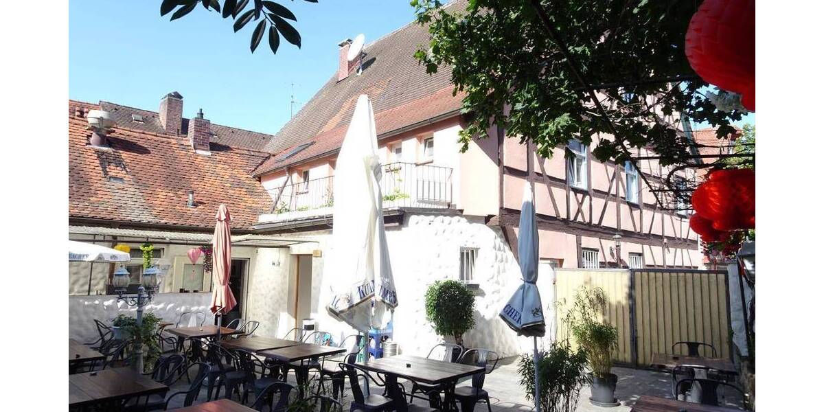 Denkmalgeschütztes Anwesen mit Gastronomie, Wohnungen und Scheune im Stadtzentrum von Herzogenaurach zimmer