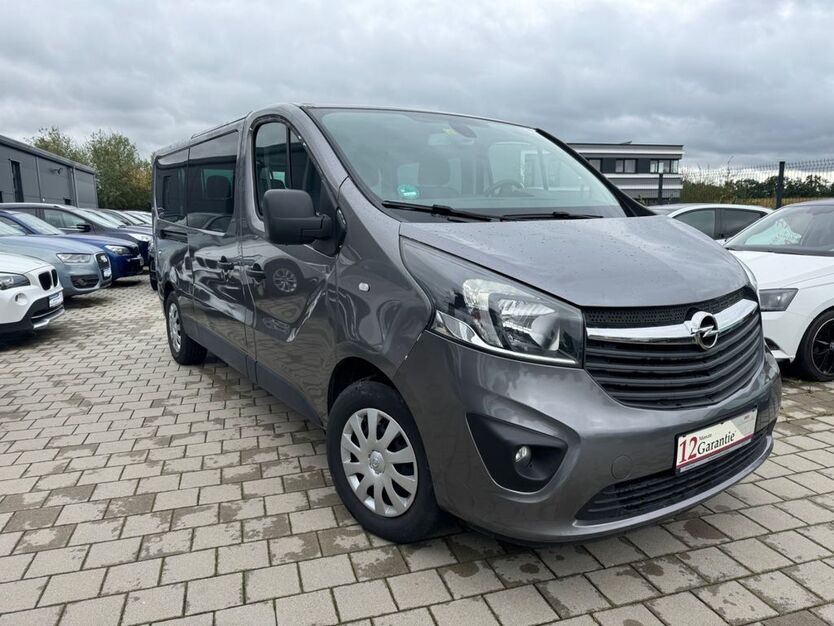 Opel Vivaro 199.000 km 15.499 € Weiden 92637