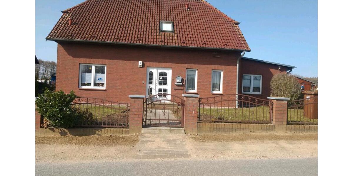 Einfamilienhaus Grevesmühlen - 7 Zimmer, 170 m&sup2;, 350.000&euro; | Angebot:26915885