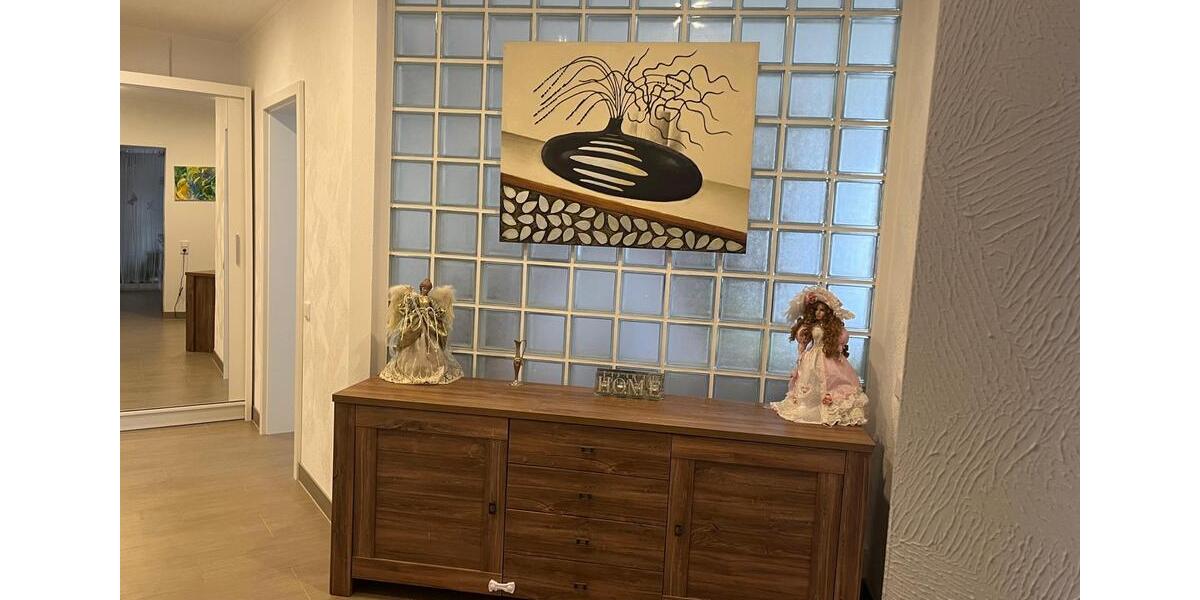 Erdgeschoßwohnung Lemgo - 3 Zimmer, 93 m&sup2;, 900&euro; | Angebot:25449344