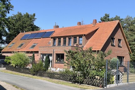 Großes Wohnhaus mit drei Wohneinheitem in idyllischer Lage mit Gartenhaus, Teich und eigenem Waldstück 13 zimmer