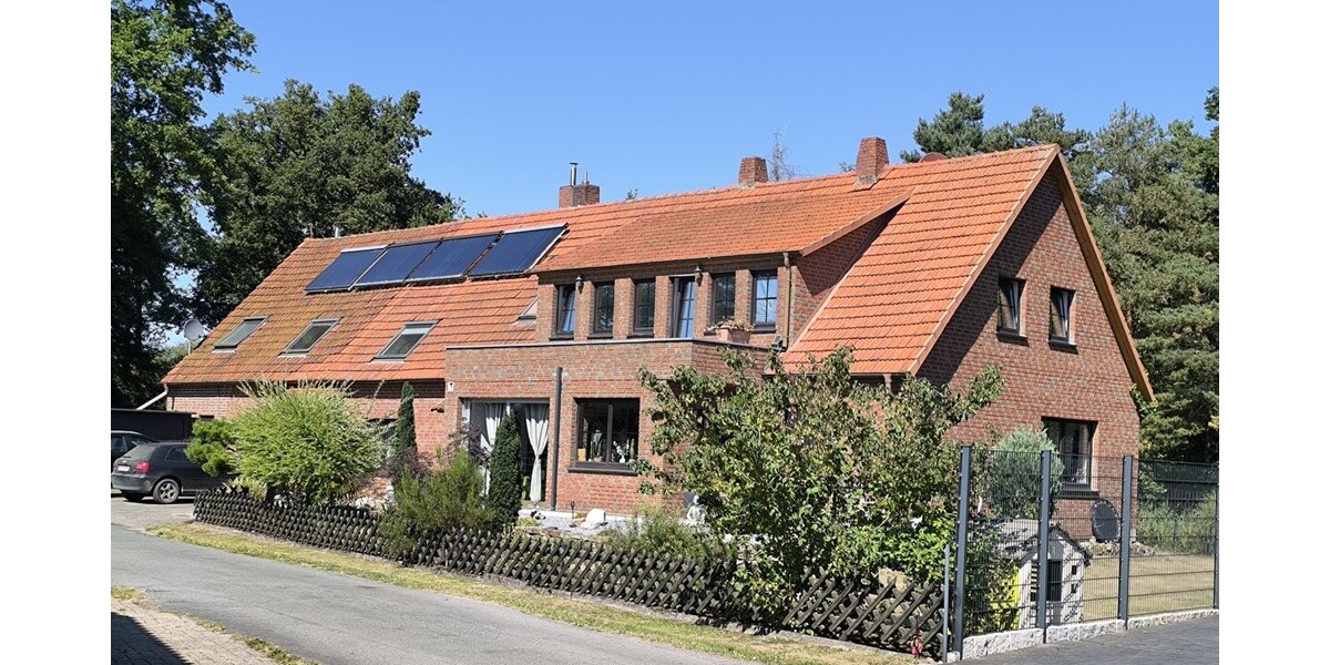 Großes Wohnhaus mit drei Wohneinheitem in idyllischer Lage mit Gartenhaus, Teich und eigenem Waldstück 13 zimmer