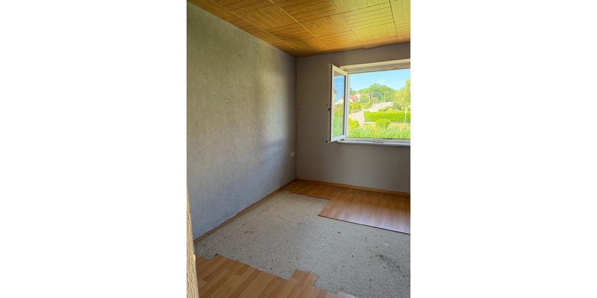 Einfamilienhaus Losheim am See - 8 Zimmer, 220 m&sup2;, 140.000&euro; | Angebot:26716120
