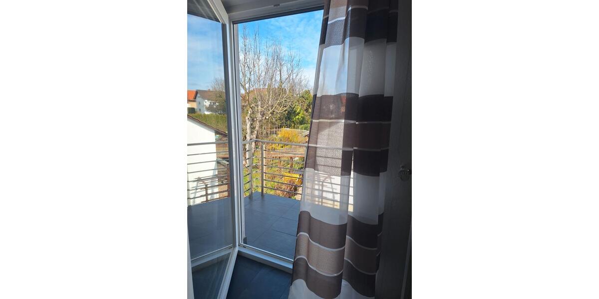 Dachgeschoßwohnung Bretten - 3 Zimmer, 80 m&sup2;, 900&euro; | Angebot:26022406