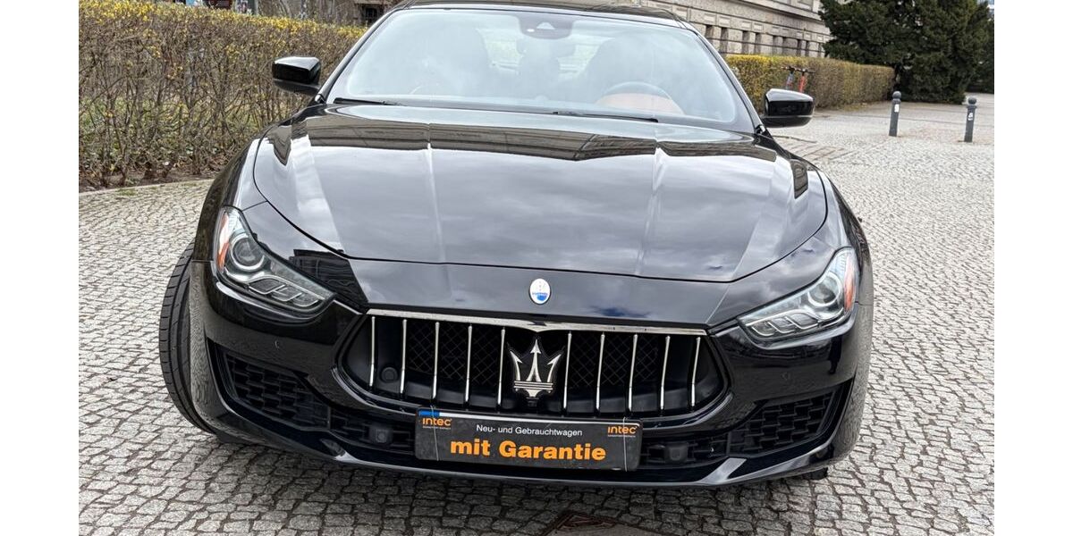 Maserati Ghibli 111.000 km 23.888 &euro; Berlin 13581