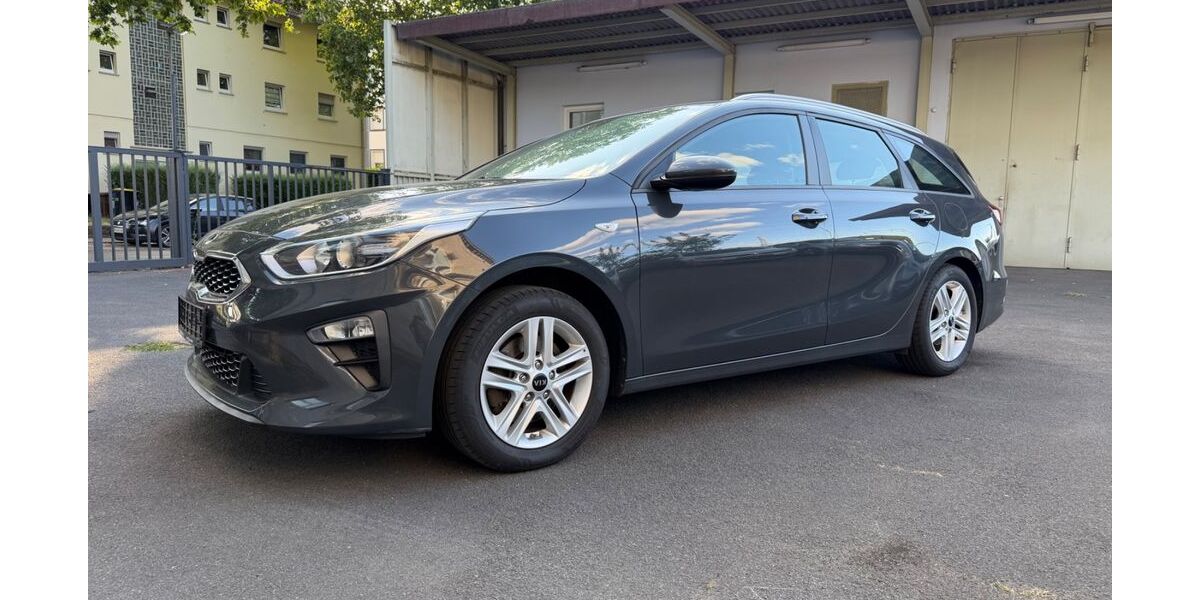 Kia ceed Sportswagon 147.000 km 4.990 &euro; Lauda 97922