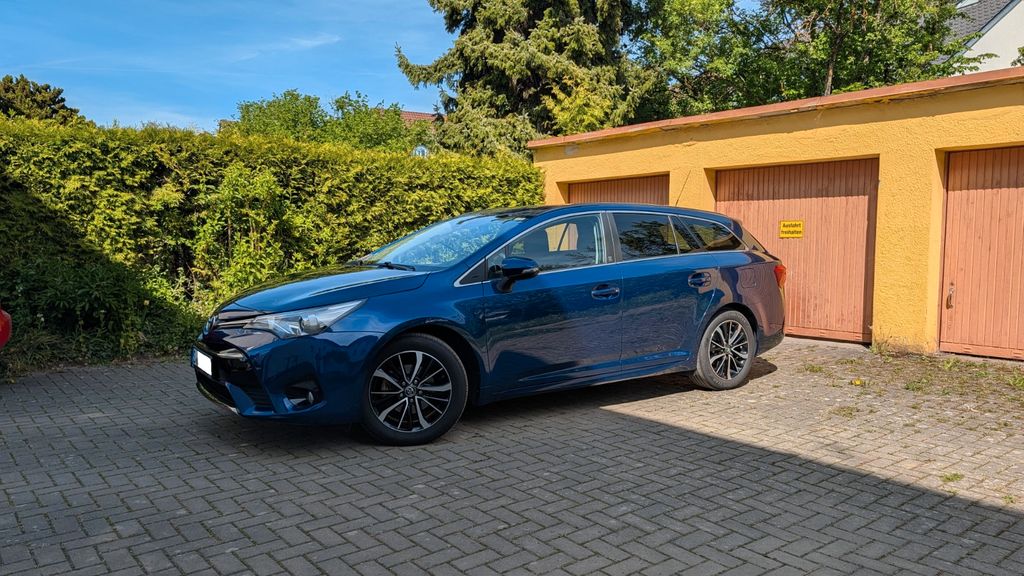 Toyota Avensis 78.900 km 16.250 &euro; Stuttgart 70567