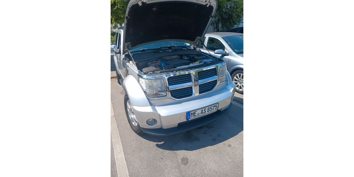 Dodge Nitro 255.000 km 5.200 &euro; Monheim am rhein 40789