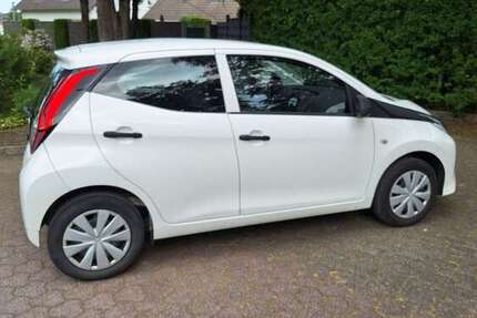 Toyota Aygo 33.000 km 9.000 &euro; Arnsberg 59755