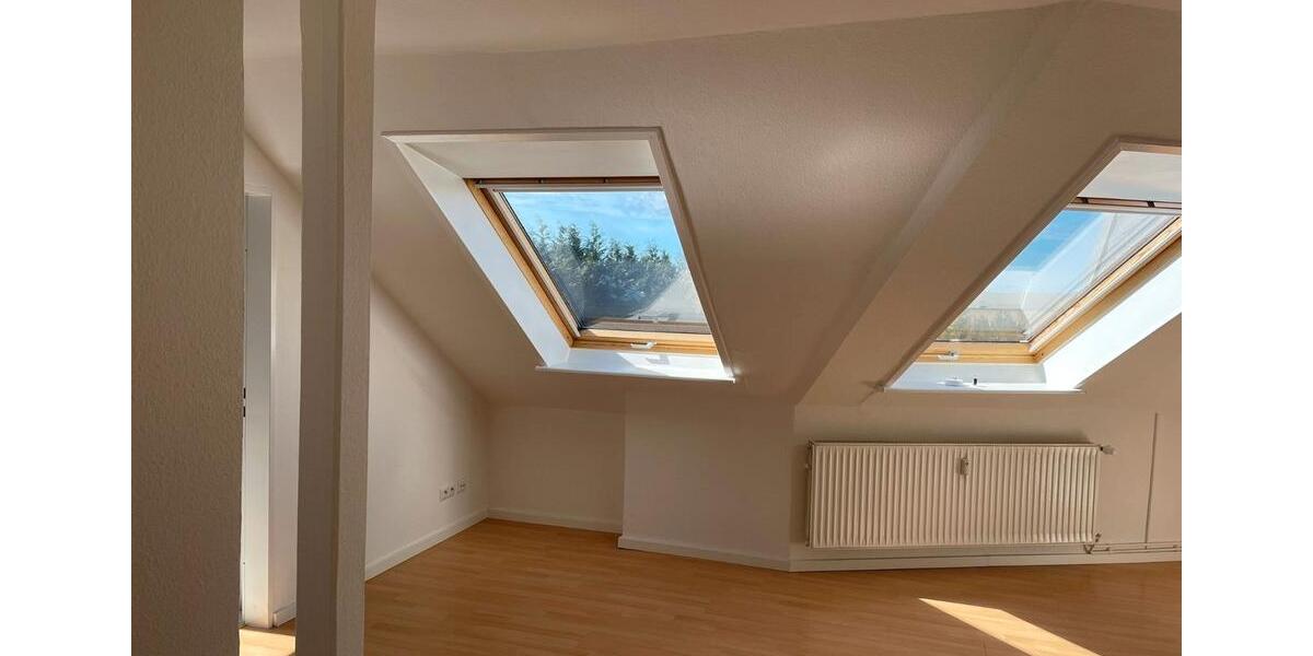 Dachgeschoßwohnung Syke - 3 Zimmer, 50 m&sup2;, 400&euro; | Angebot:26038308