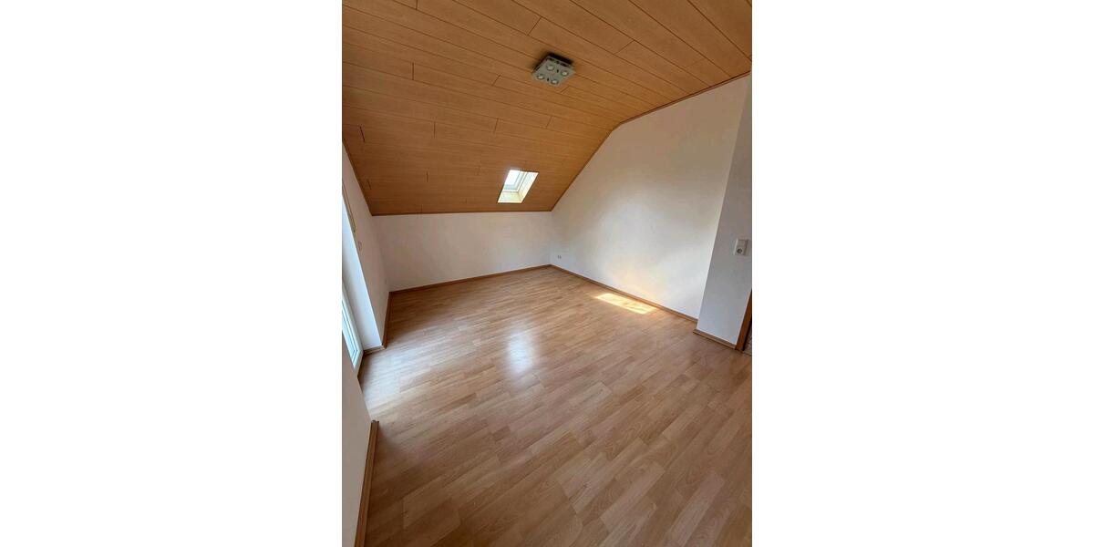 Dachgeschoßwohnung Wirges - 2 Zimmer, 54 m&sup2;, 600&euro; | Angebot:25893782