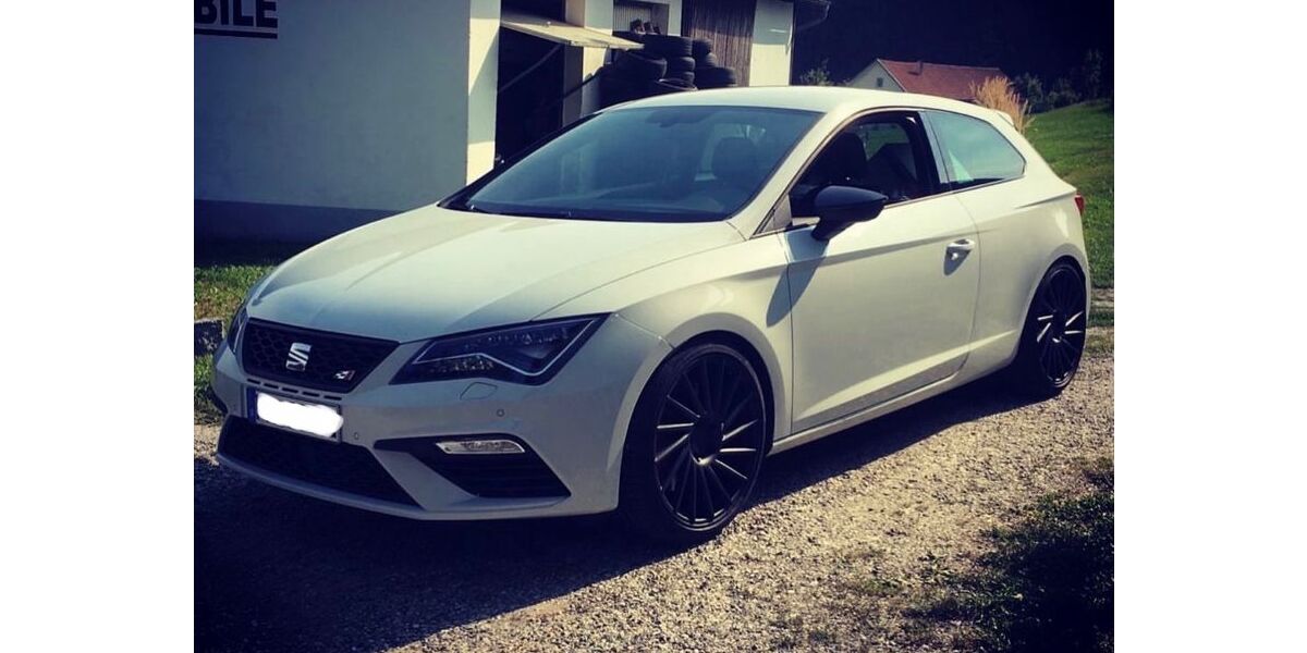 Seat Leon 100.000 km 22.499 &euro; Tiefenbach 94113