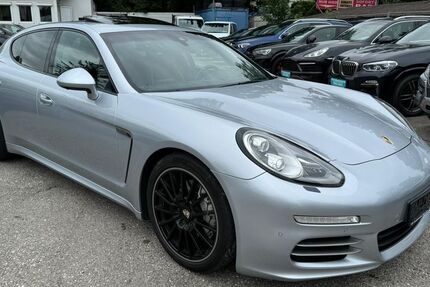 Porsche Panamera 197.000 km 25.900 &euro; München 81243