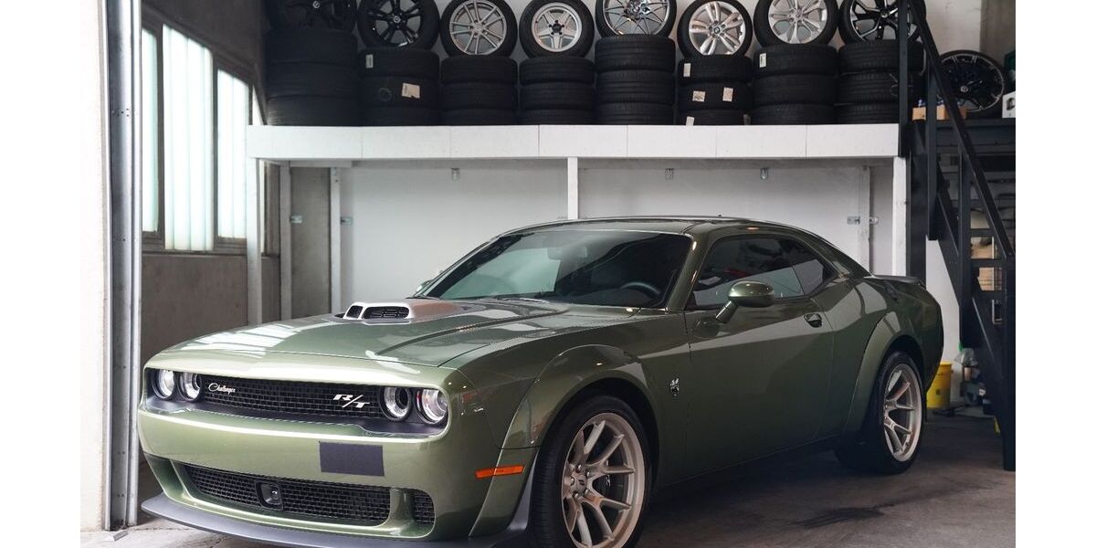 Dodge Challenger 3.890 km 64.490 &euro; Niederkassel 53859