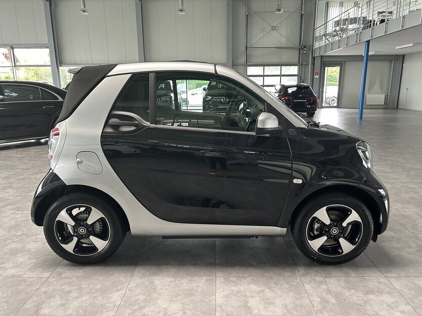 ForTwo EQ CABRIO EXCLUSIVE-22KW-RÜCKFAHRKAMERA