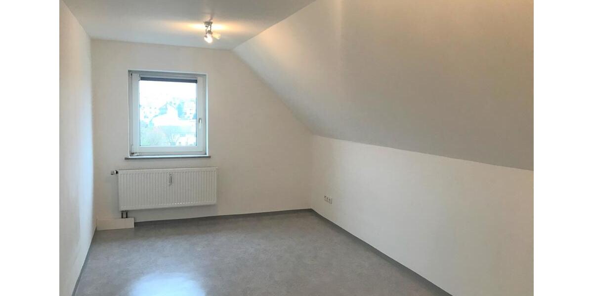 Dachgeschoßwohnung Auerbach in der Oberpfalz - 1 Zimmer, 37 m&sup2;, 350&euro; | Angebot:25361370