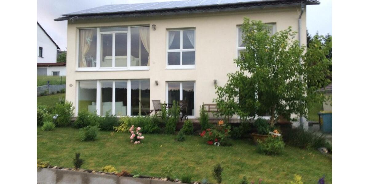 Niedrigenergiehaus mit Fernblick, Ortsrandlage 7 zimmer