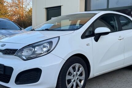 Kia Rio 231.733 km 2.390 &euro; Gehrde 49596