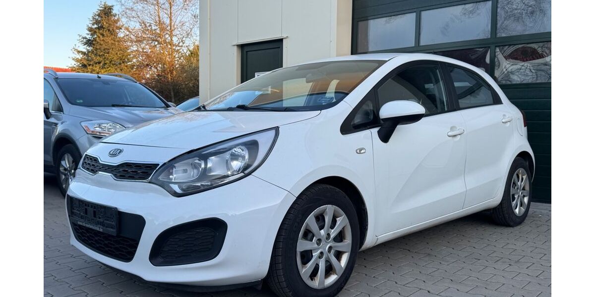 Kia Rio 231.733 km 2.390 &euro; Gehrde 49596