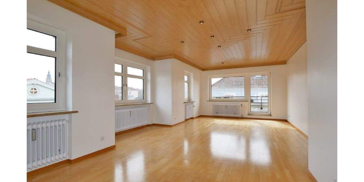 Sonnige 4-Zimmer-Wohnung mit Dachterrasse und TG-Stellplatz in der City 4 zimmer