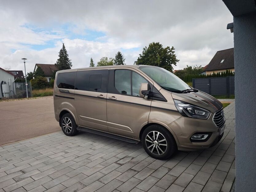 Ford Tourneo Custom 102.000 km 32.800 € Dentlein 91599