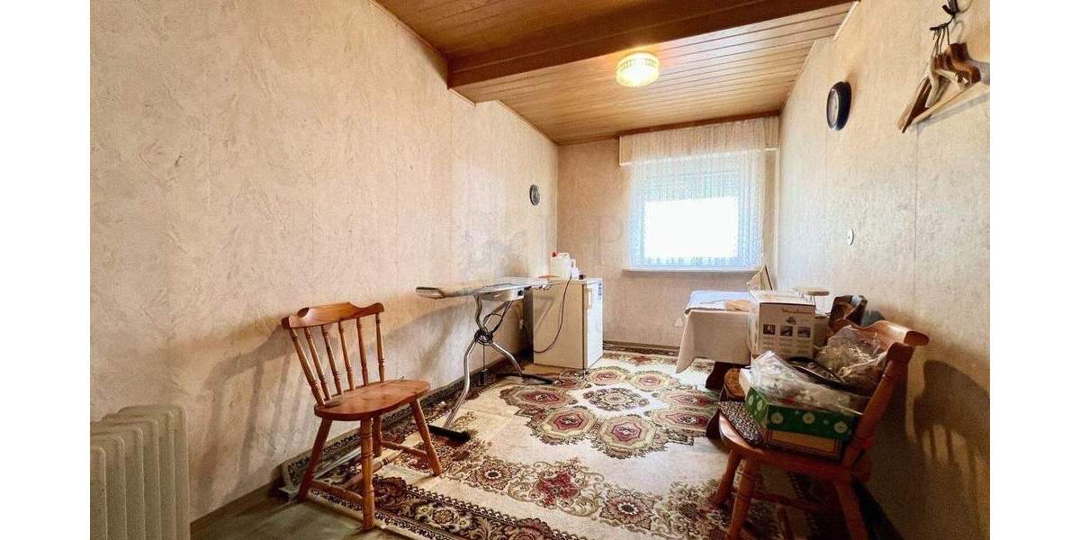 ERBENHEIM: GROSSZÜGIGES ANWESEN MIT SCHEUNE IN RUHIGER ZENTRUMSLAGE 7 zimmer