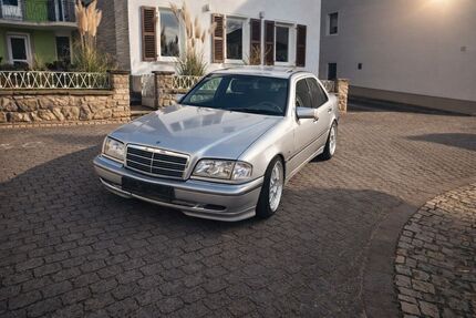 Mercedes-Benz C 180 204.000 km 4.500 &euro; Perl 66706