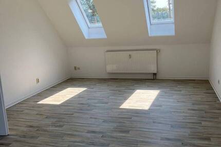 kleine 2- RWE im Dachgeschoss unweit vom Bärwalder See ! 2 zimmer