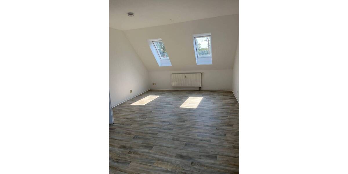 kleine 2- RWE im Dachgeschoss unweit vom Bärwalder See ! 2 zimmer