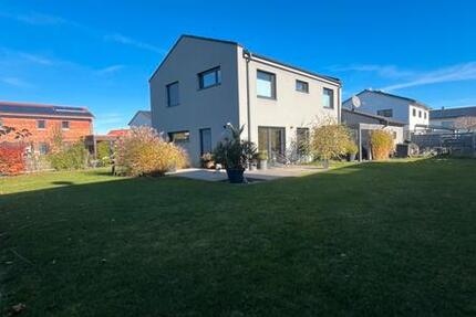 Haus Sinzing - 5 Zimmer, 150 m&sup2;, 1.950&euro; | Angebot:24835501