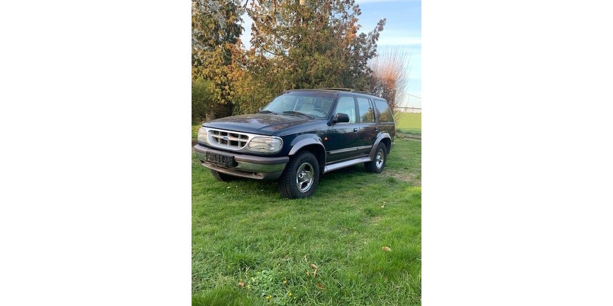 Ford Explorer 151.380 km 7.250 &euro; Priestewitz 01561