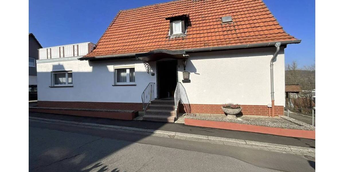 Einfamilienhaus Sontra - 7 Zimmer, 147 m&sup2;, 110.000&euro; | Angebot:26257461