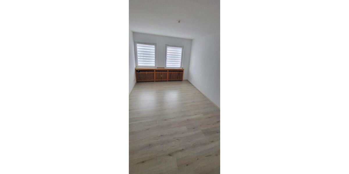 Etagenwohnung Essen Stadtbezirk II - 3 Zimmer, 76 m&sup2;, 650&euro; | Angebot:26381515