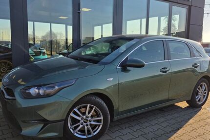 Kia ceed / Ceed 25.000 km 17.499 &euro; Damme 49401