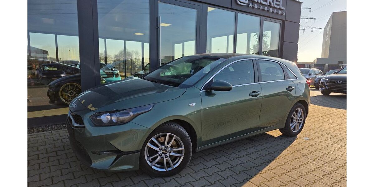 Kia ceed / Ceed 25.000 km 17.499 &euro; Damme 49401