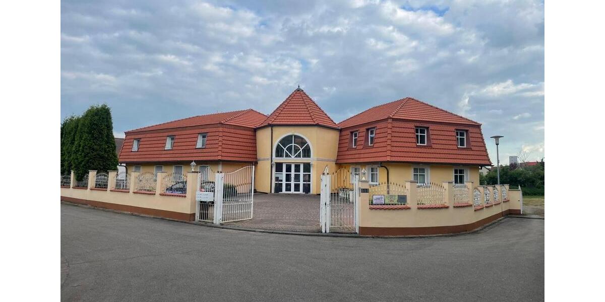 Büro Gewerbefläche Praxis 75 qm 2,5 ZKB zimmer