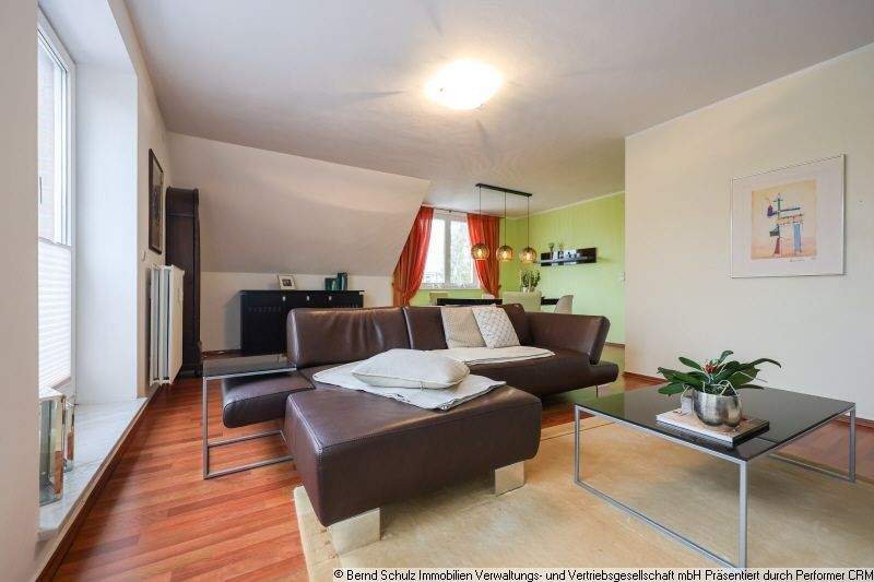 Etagenwohnung Hamburg Rissen - 3 Zimmer, 108 m&sup2;, 1.450&euro; | Angebot:25476060