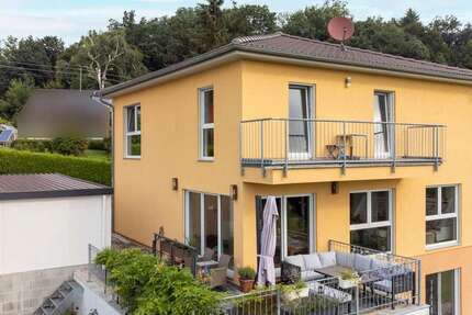 Haus zum Kaufen in Krumbach 715.000 € 223.5 m² 8 zimmer