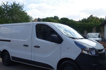 Opel Vivaro 150.100 km 8.990 &euro; Halle / Saale 06116