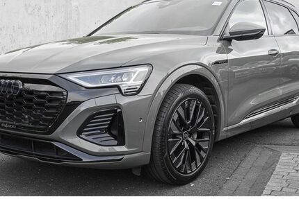 Audi Q8 e-tron 50.709 km 42.930 &euro; Düsseldorf 40474