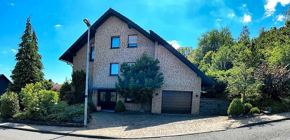 Einfamilienhaus Wenden - 8 Zimmer, 208 m&sup2;, 495.000&euro; | Angebot:27155416