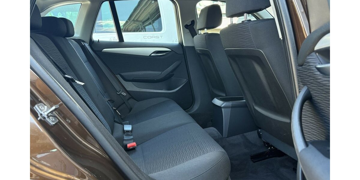 BMW X1 xDrive 20 i SITZHEIZUNG/LENKHZ/PDC/ISO-FIX 79.601 km 12.900 &euro; Villingen-Schwenningen 78054