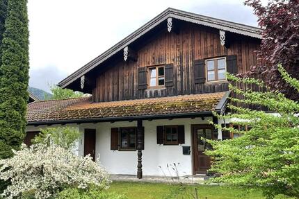 Freistehendes EFH mit Bergblick in AschauCh mit Fotovoltaik Pell