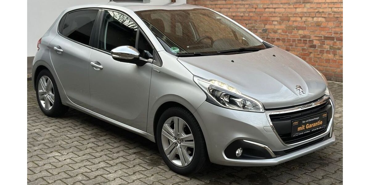Peugeot 208 19.800 km 8.499 &euro; Essen 45307