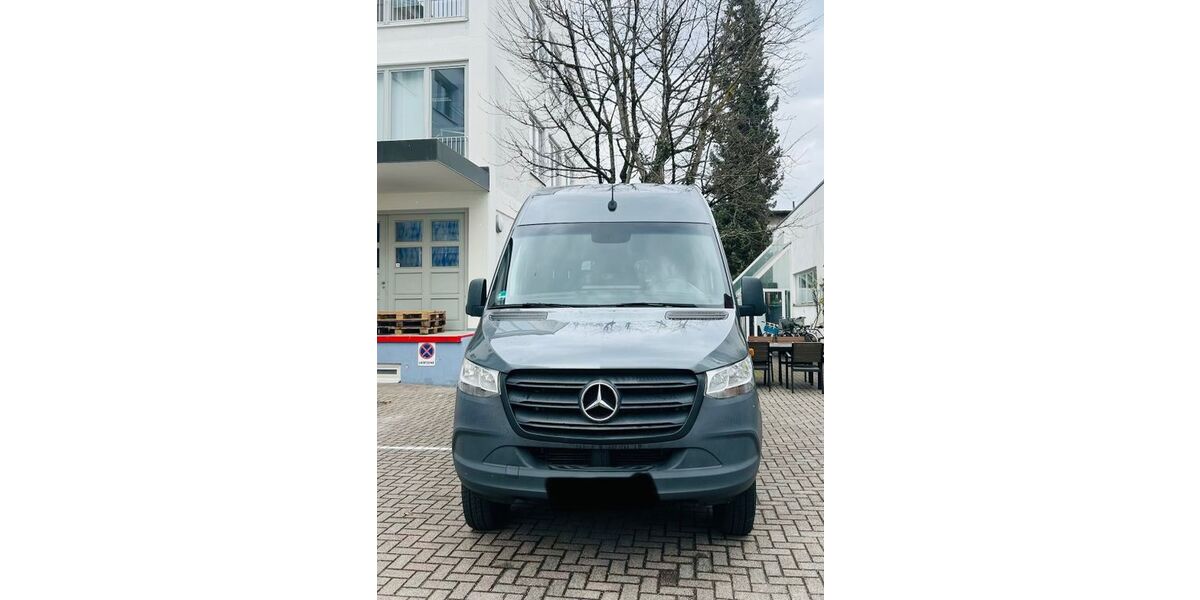 Mercedes-Benz Sprinter 82.000 km 72.590 &euro; München 81541