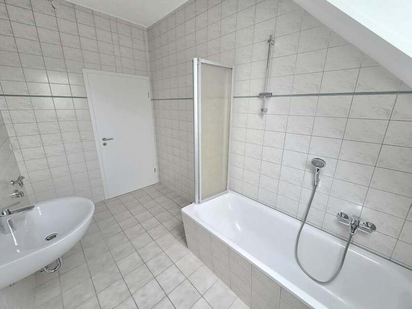 Schicke 3-Zimmer-Dachgeschoßwohnung in zentraler Lage von Stollberg!